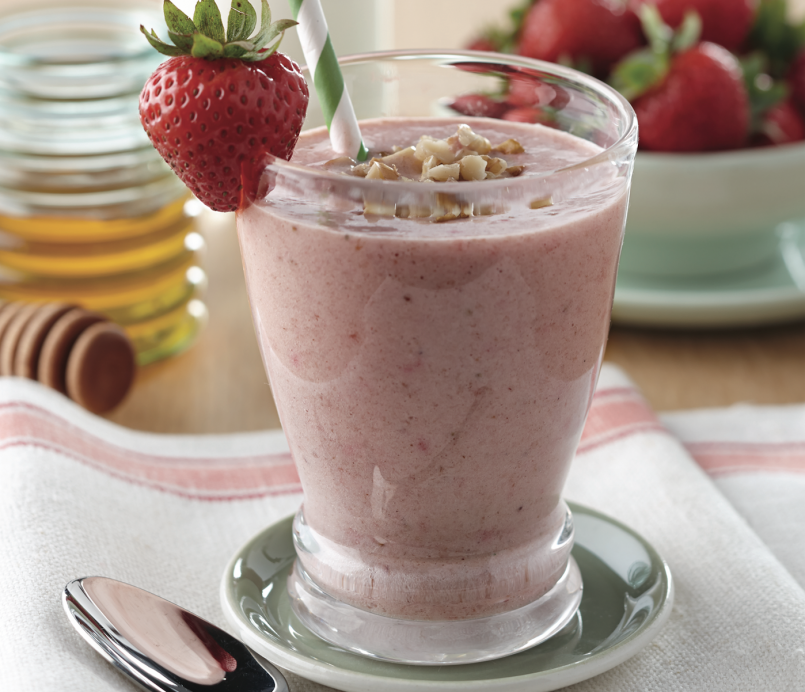 smoothie in glass with strawberry