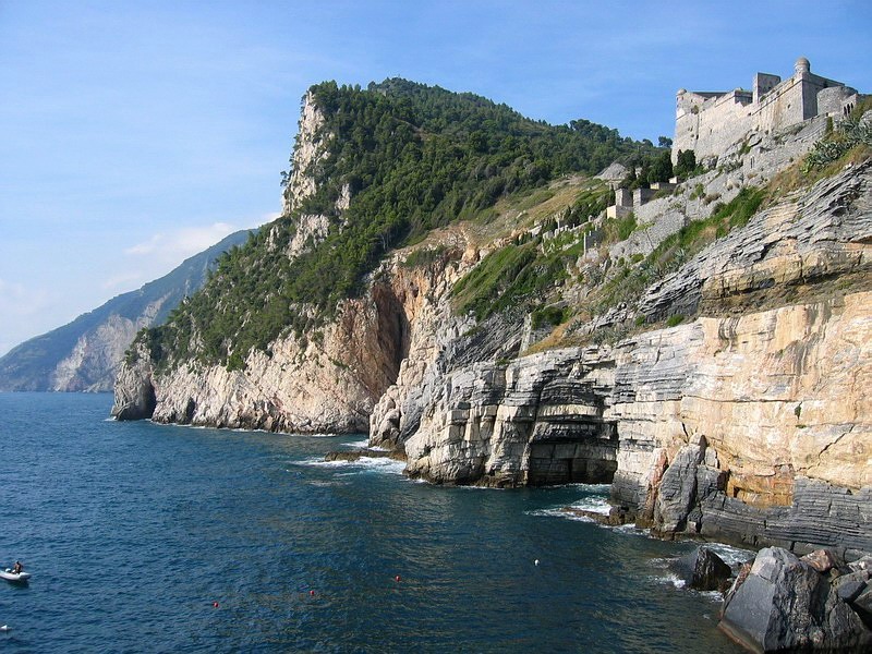 cliff jumping Portovenere Italy